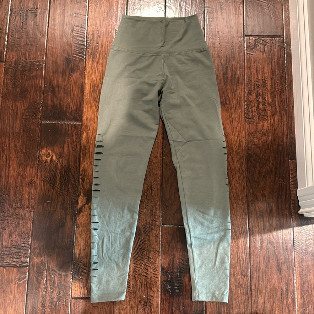 💚Aerie laser cut olive / army green super soft leggings size xsmall - Picture 3 of 4